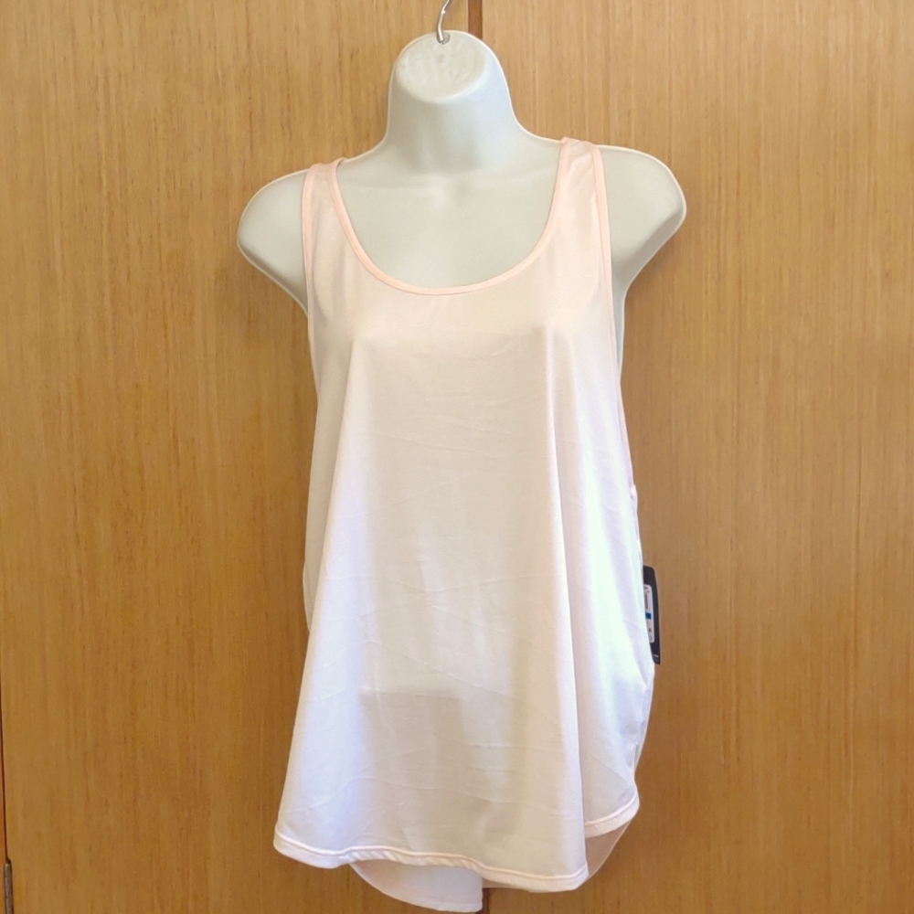 NWOT Under Armour SZ XL Pale Pink Vent Tank.